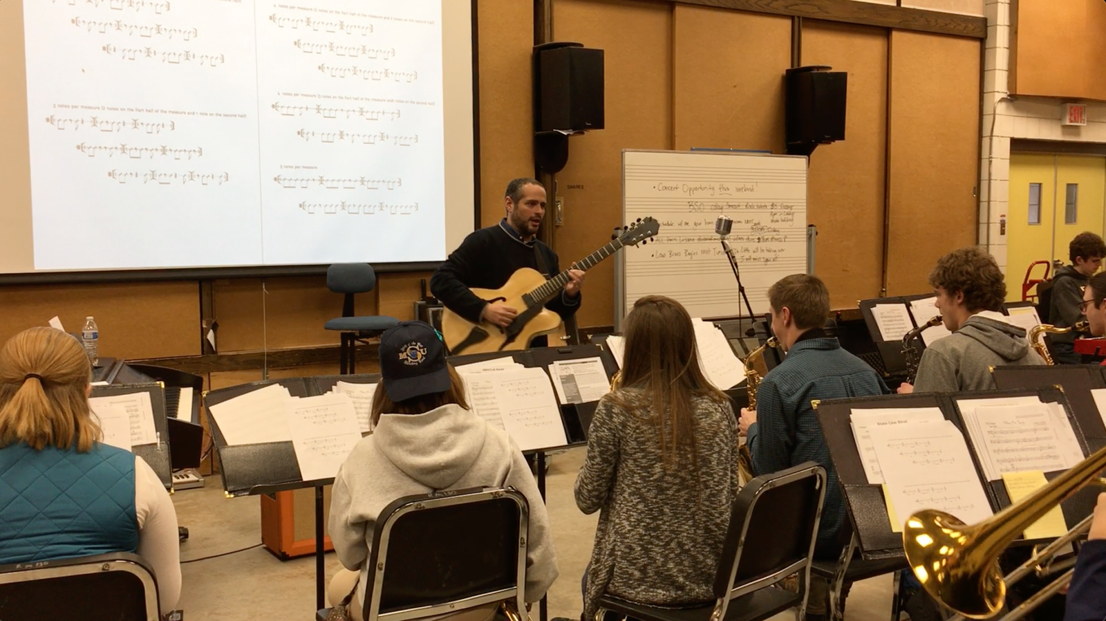 Pedro Barboza impartiendo Ritmo e improvisación en la música afrovenezolana en Montana State University